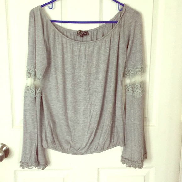 Grey flowy top - Picture 1 of 1